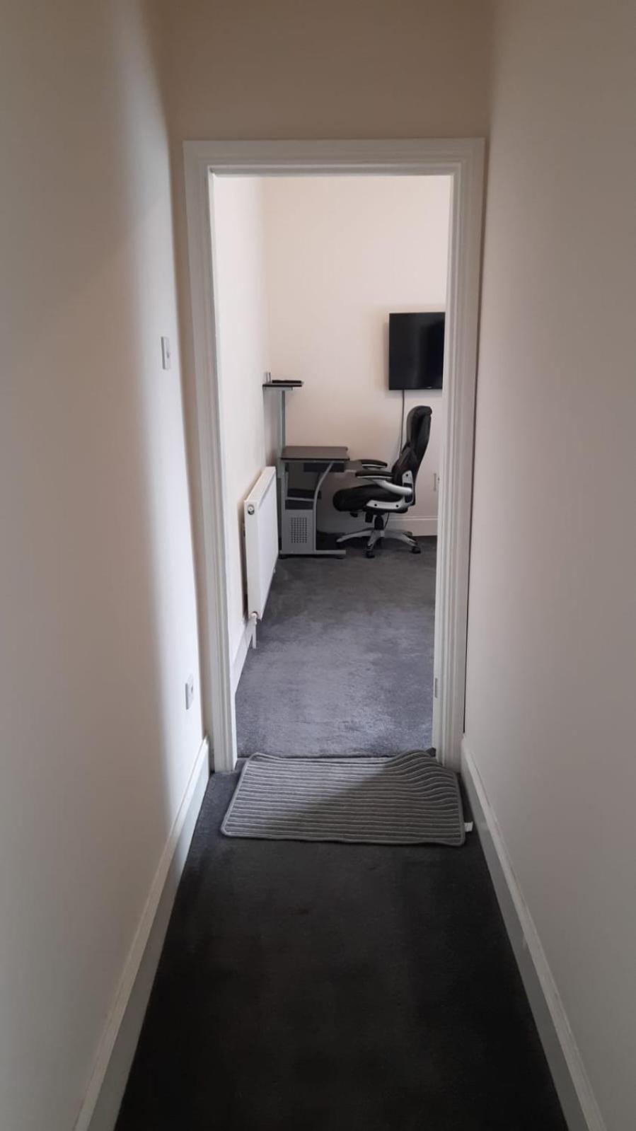 Lovely Bedroom With Shared Kitchen & Bathroom Free Parking Walsall Extérieur photo